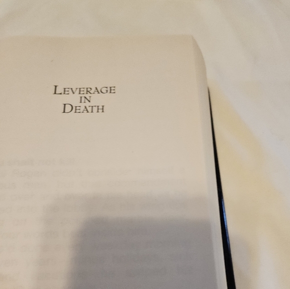 J.D. ROBB Leverage In Death Large Print Edition St. Martin's Press Bestselling - Picture 16 of 16
